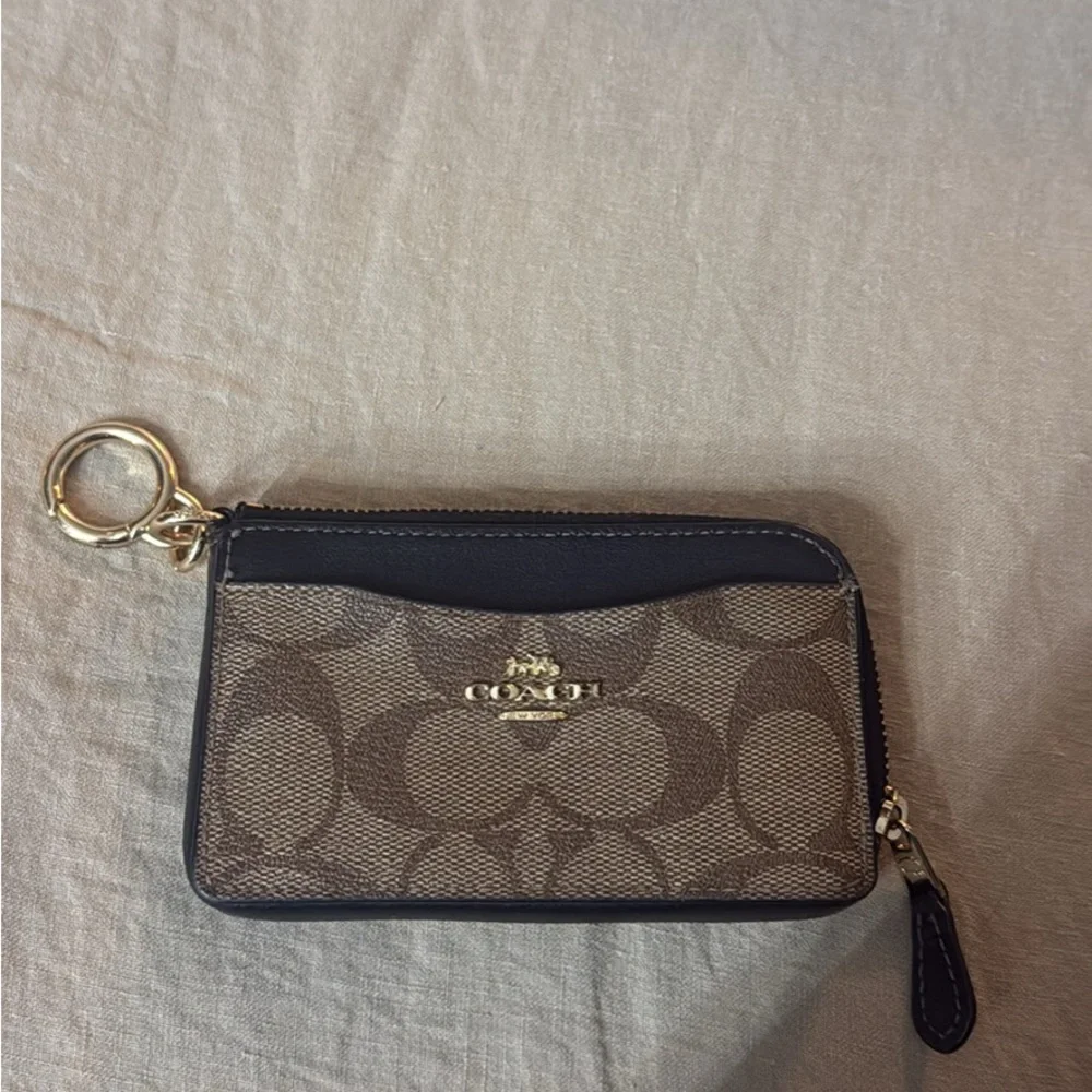 Coach Multifunctional Signature Zip Around Card Case with Black Trim and Keyring